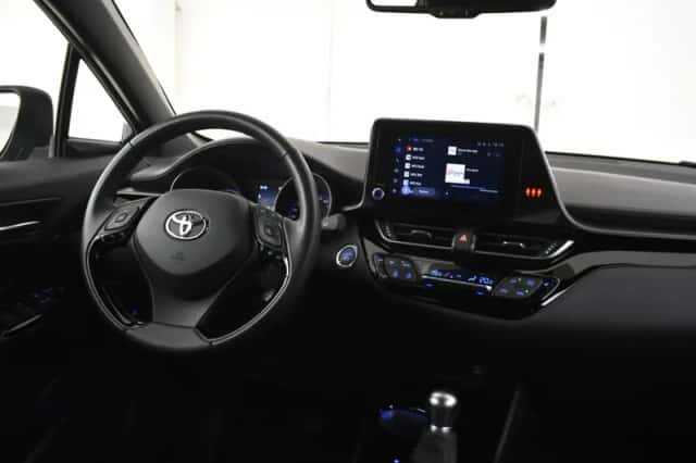 Toyota C-HR (2024) thumbnail 4