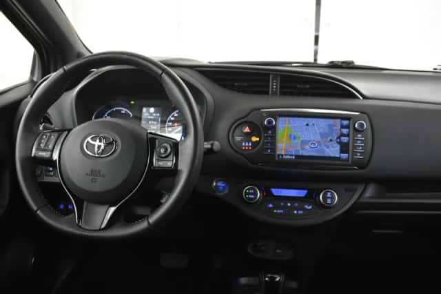 Toyota Yaris (2018) thumbnail 3