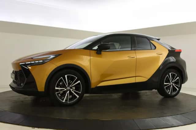 Toyota C-HR (2024) thumbnail 5