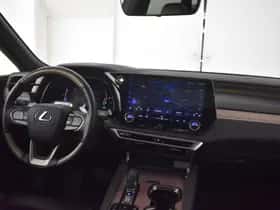 Lexus RX (2023) thumbnail 4