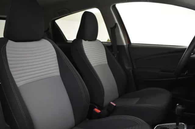 Toyota Yaris (2020) thumbnail 3