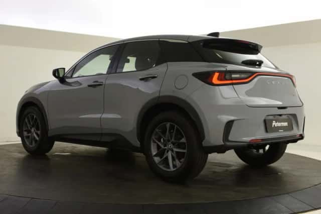 Lexus LBX (2024) thumbnail 6