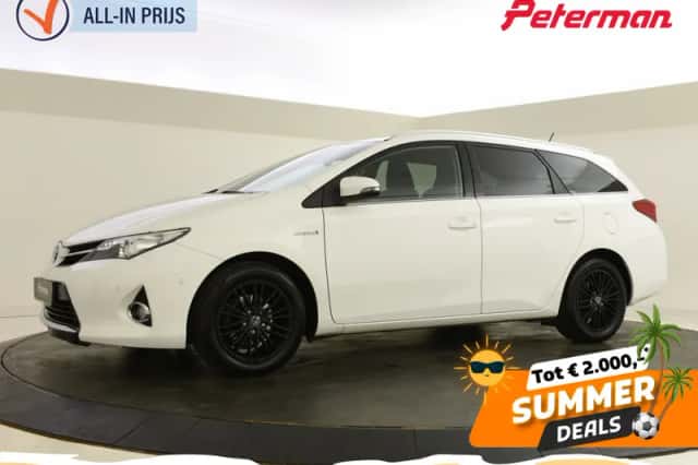 Toyota Auris (2015) thumbnail 1