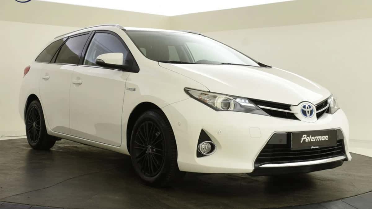 Toyota Auris (2015) — foto 1