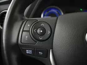 Toyota Auris (2015) thumbnail 15