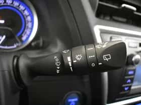 Toyota Auris (2015) thumbnail 18