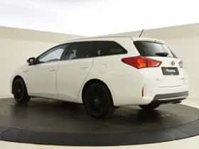 Toyota Auris (2015) thumbnail 6