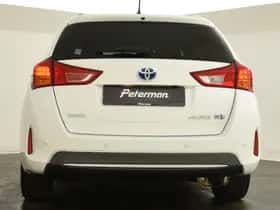 Toyota Auris (2015) thumbnail 9