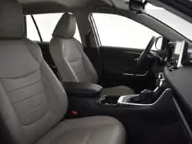 Toyota RAV4 (2021) thumbnail 3