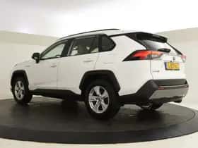 Toyota RAV4 (2021) thumbnail 6