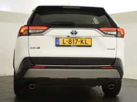 Toyota RAV4 (2021) thumbnail 8