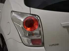Toyota Verso (2016) thumbnail 10