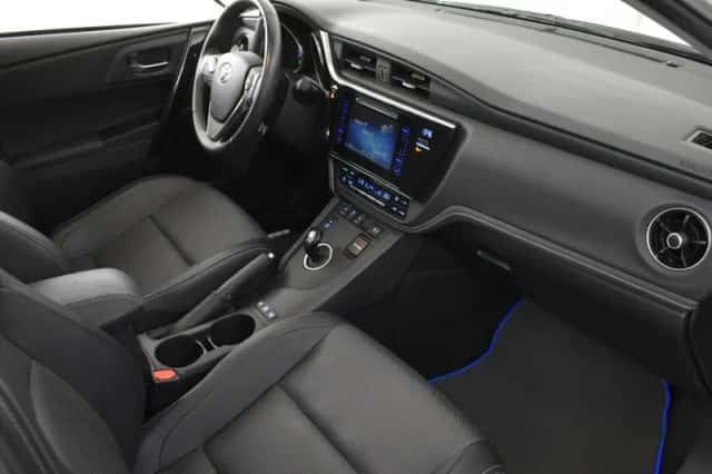 Toyota Auris (2018) thumbnail 3