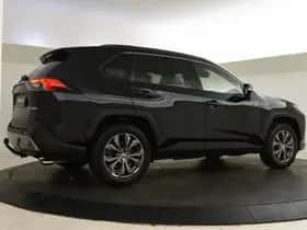 Toyota RAV4 (2022) thumbnail 2