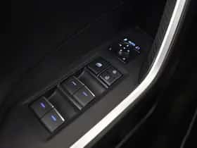 Toyota RAV4 (2022) thumbnail 25