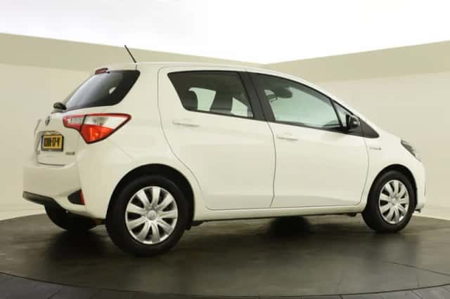 Toyota Yaris (2020) thumbnail 5