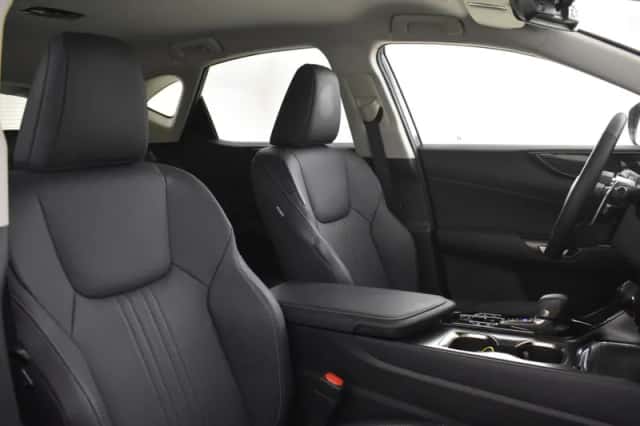 Lexus NX (2025) thumbnail 3
