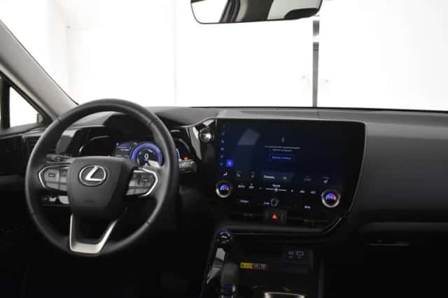 Lexus NX (2025) thumbnail 4