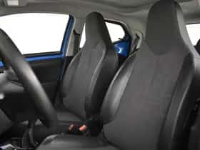 Toyota Aygo (2017) thumbnail 11