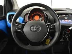 Toyota Aygo (2017) thumbnail 13