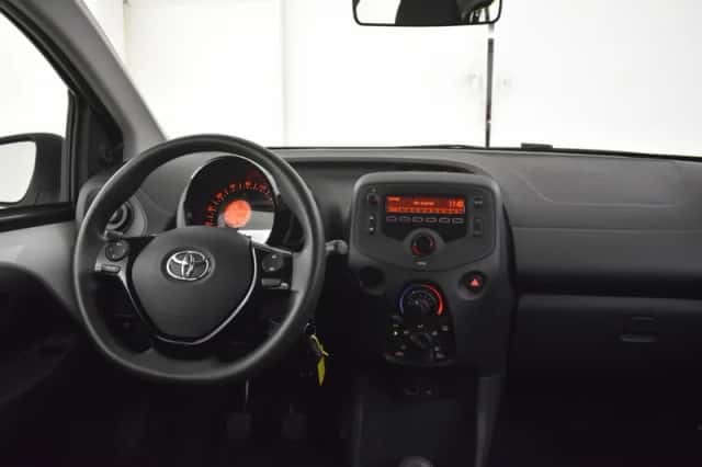 Toyota Aygo (2021) thumbnail 4