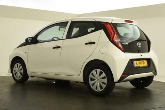 Toyota Aygo (2021) thumbnail 6