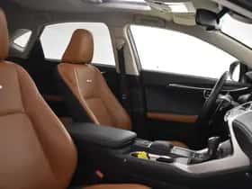 Lexus NX (2018) thumbnail 3