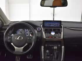 Lexus NX (2018) thumbnail 4