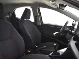 Toyota Yaris (2023) thumbnail 3