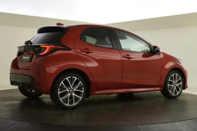 Toyota Yaris (2024) thumbnail 2