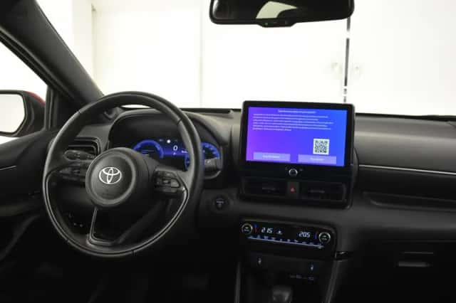 Toyota Yaris (2024) thumbnail 4