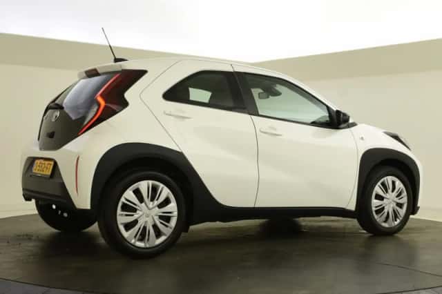 Toyota Aygo (2023) thumbnail 2