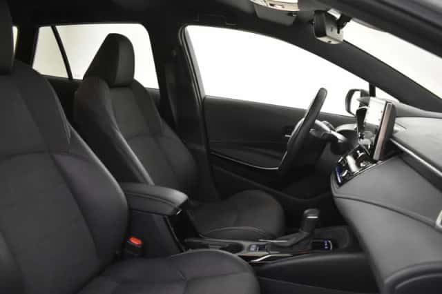 Toyota Corolla (2021) thumbnail 3