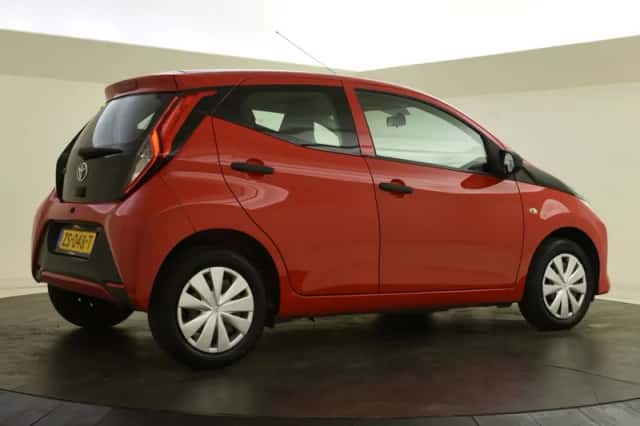 Toyota Aygo (2019) thumbnail 2