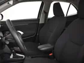 Toyota Yaris Cross (2025) thumbnail 15