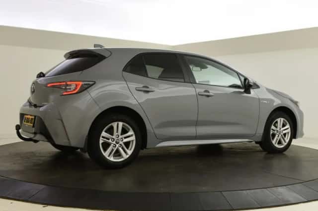 Toyota Corolla (2019) thumbnail 2