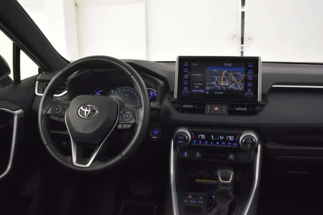 Toyota RAV4 (2022) thumbnail 4