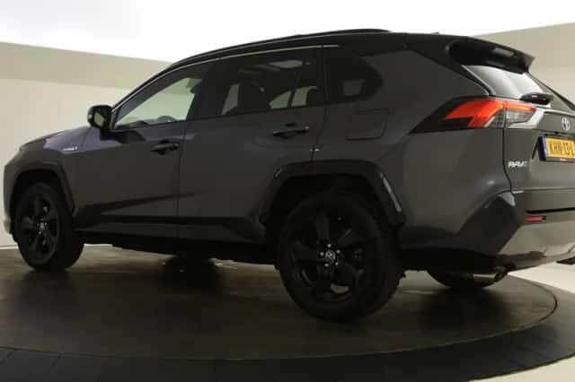 Toyota RAV4 (2022) thumbnail 6
