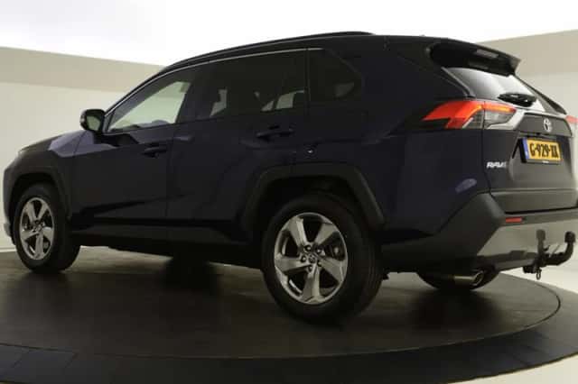 Toyota RAV4 (2020) thumbnail 6
