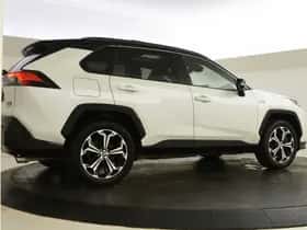 Toyota RAV4 (2021) thumbnail 5