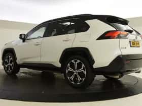 Toyota RAV4 (2021) thumbnail 6