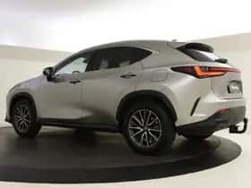 Lexus NX (2025) thumbnail 2