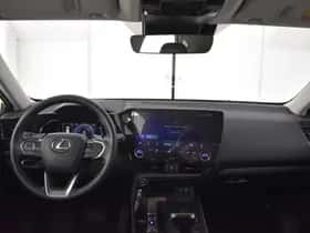 Lexus NX (2025) thumbnail 4