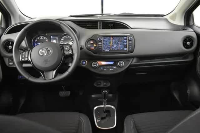 Toyota Yaris (2020) thumbnail 4