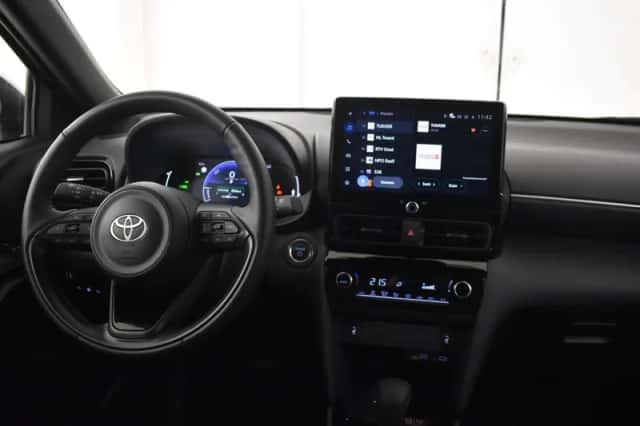 Toyota Yaris Cross (2025) thumbnail 4
