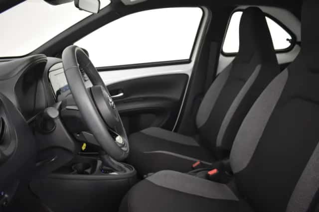 Toyota Aygo (2024) thumbnail 3
