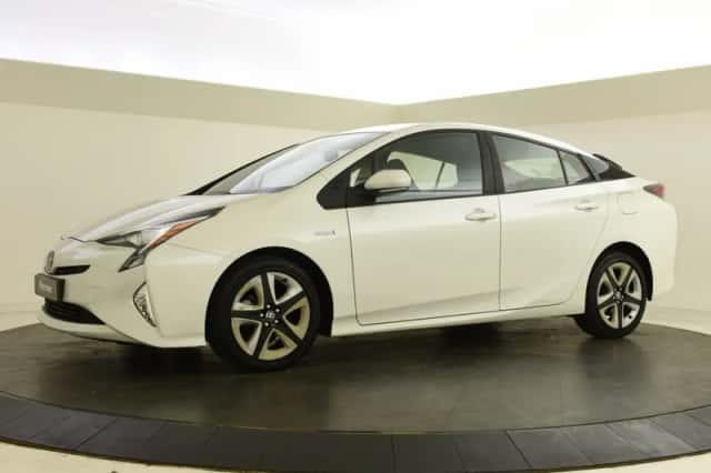 Toyota Prius (2017) thumbnail 5