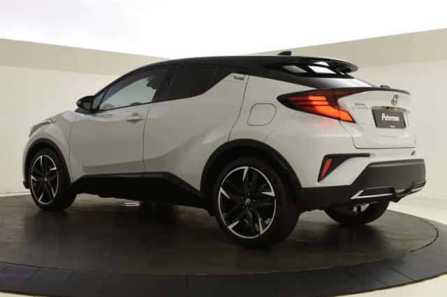 Toyota C-HR (2022) thumbnail 6