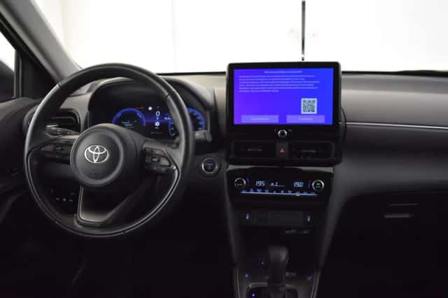 Toyota Yaris Cross (2025) thumbnail 4