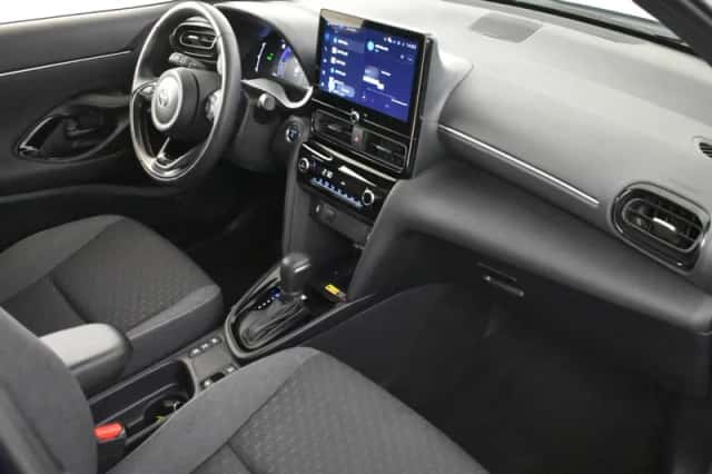 Toyota Yaris Cross (2025) thumbnail 3
